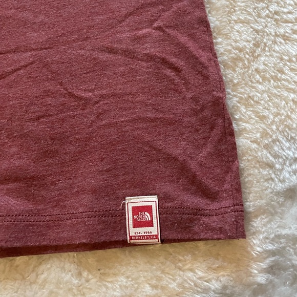 Women’s medium The north face dusky pink t-shirt - Picture 4 of 8